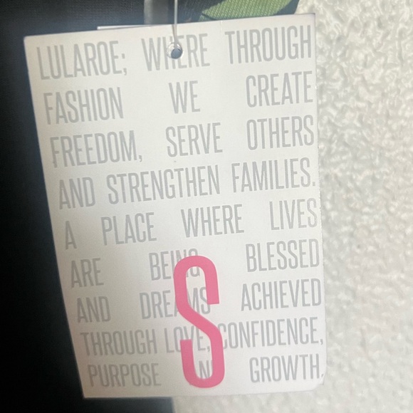 Lula Roe Julia - Picture 2 of 4